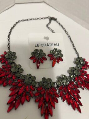 Le Chateau holiday necklace set.